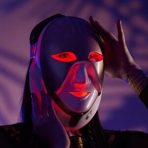 Cleopatra LED Therapy Mask with Case